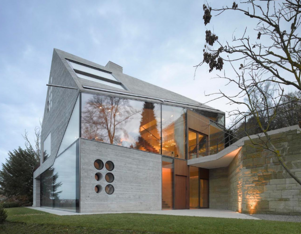 Atap kombinasi kaca dan batu alam